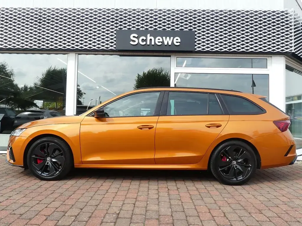 Gebraucht Skoda Octavia RS 245 PS (180 kW) 2024 Phoenixorange Kombi