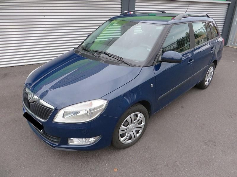 Blau Gebraucht 2013 Skoda Fabia Ambition Kombi | 3.750 € (Fairer Preis) - Bild 1/4