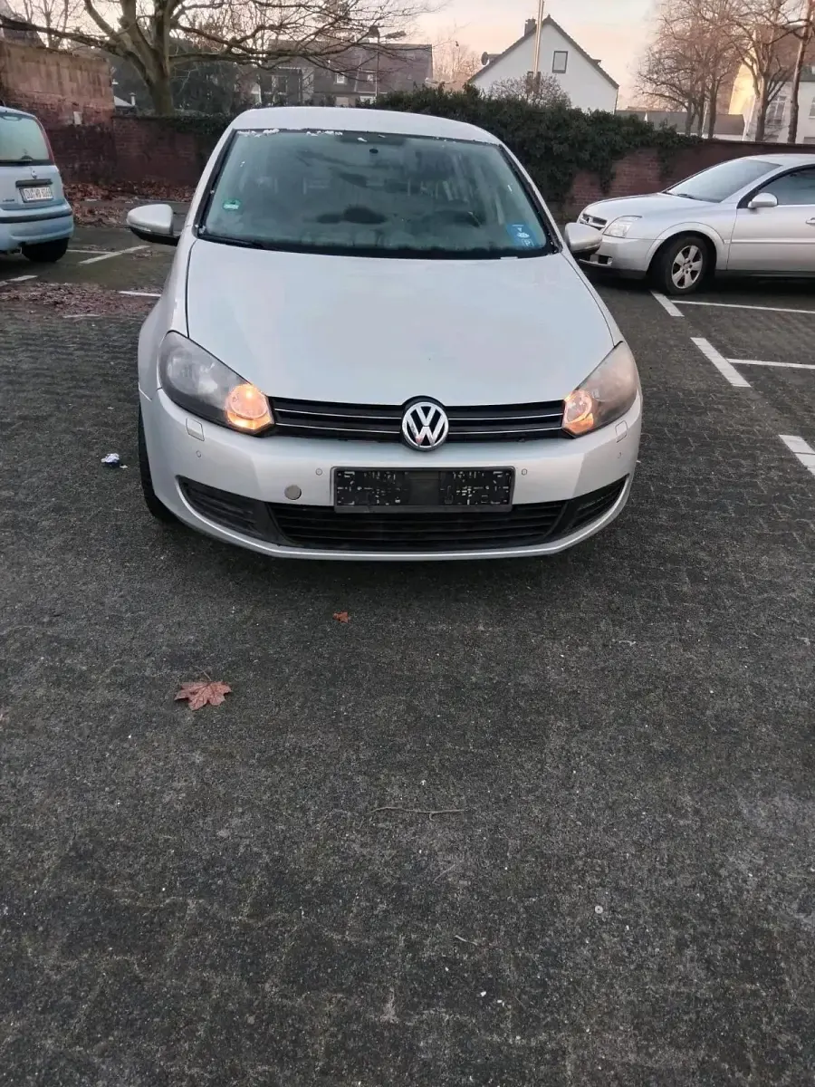 Gebraucht VW Golf VI 122 PS (89 kW) 2010 Silber Kleinwagen