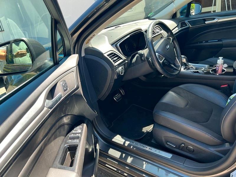 Gebraucht Ford Mondeo 179 PS (131 kW) 2015 Grau Limousine