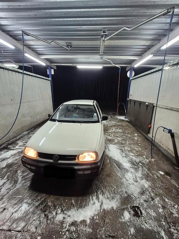 Weiß Gebraucht 1993 VW Golf III Kleinwagen | 1.200 € - Bild 1/4