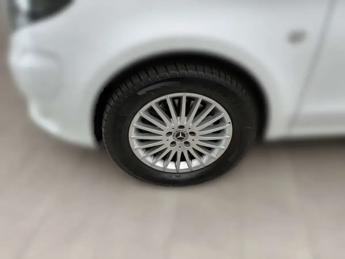 Gebraucht Mercedes e-Vito 150 kW (204 PS) 2021 Weiß Van