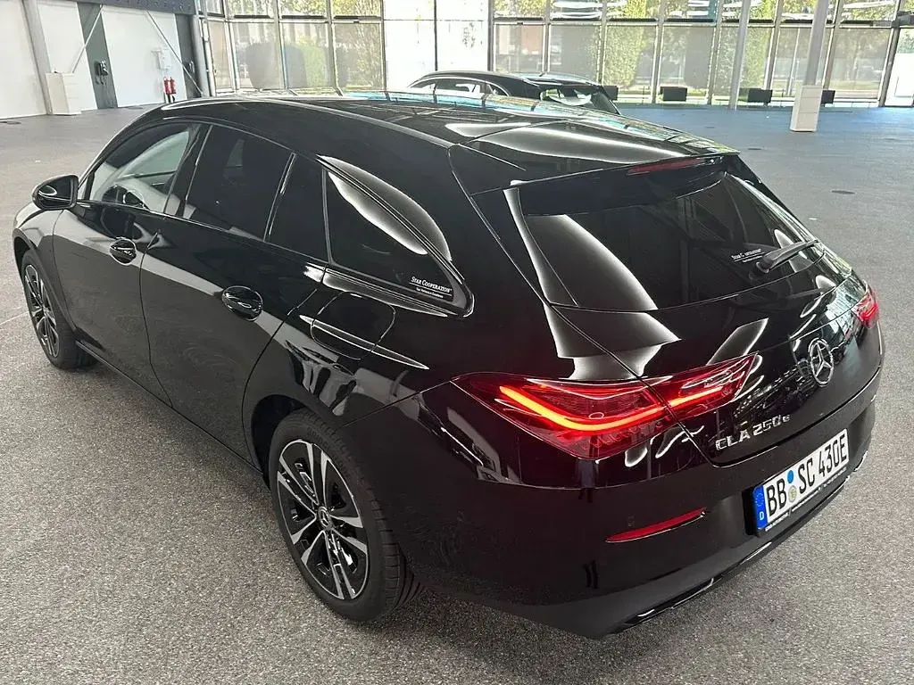 Gebraucht Mercedes CLA250 163 PS (119 kW) 2023 Schwarz Coupé