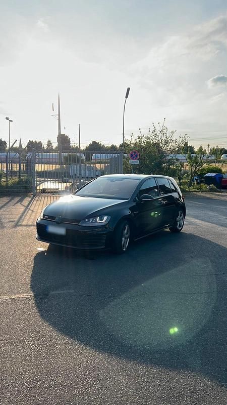 Gebraucht VW Golf VII GTI 230 PS (169 kW) 2016 Schwarz Kleinwagen