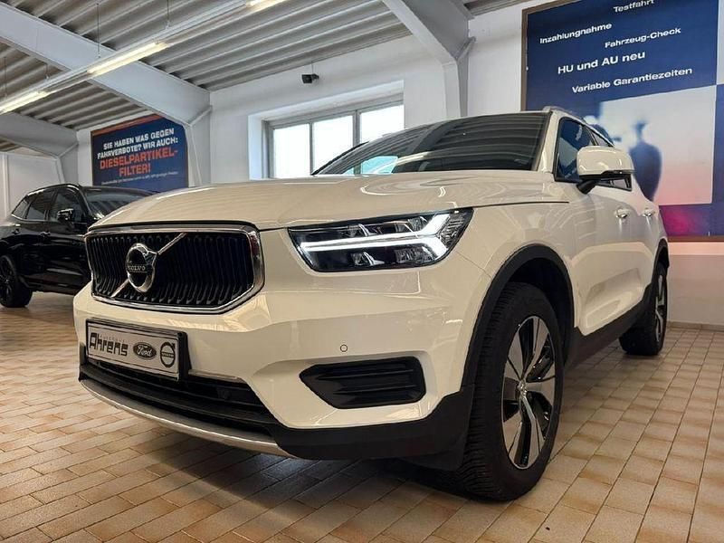 Ice white, solid / solid Gebraucht 2022 Volvo XC40 Momentum SUV | 29.880 € (Guter Preis) - Bild 1/4