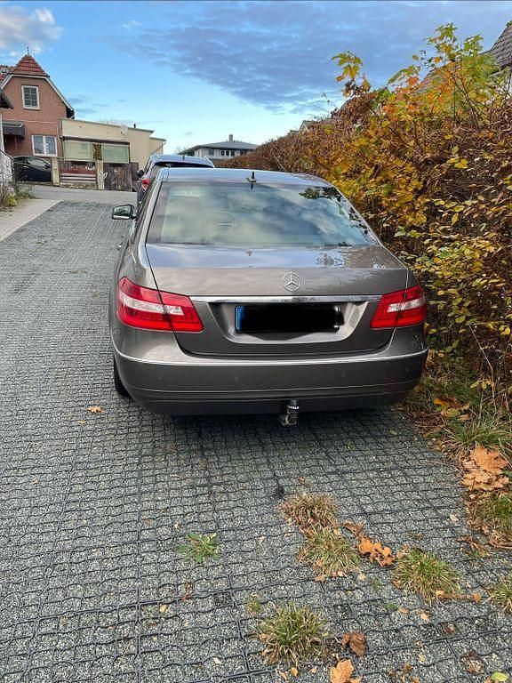 Gebraucht Mercedes E220 170 PS (125 kW) 2009 Grau Limousine