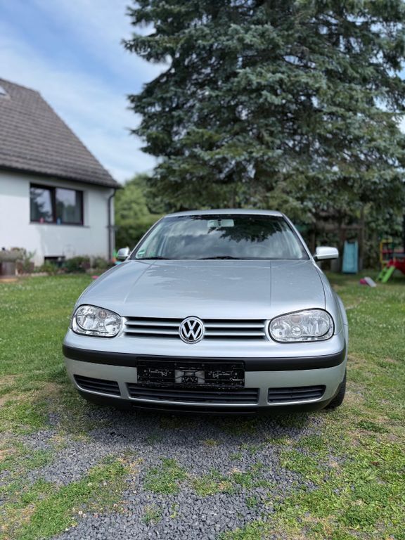 Silber Gebraucht 2001 VW Golf IV Edition Limousine | 3.500 € (Teuer) - Bild 1/4
