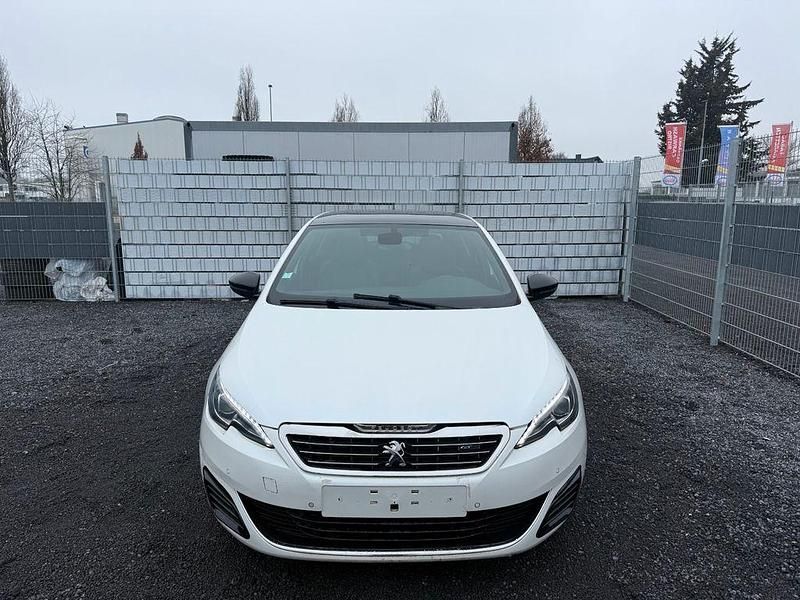 Gebraucht Peugeot 308 GT 179 PS (131 kW) 2015 Weiß Limousine