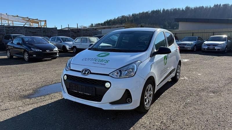 Gebraucht Hyundai i10 Passion 67 PS (49 kW) 2018 Weiß Kleinwagen
