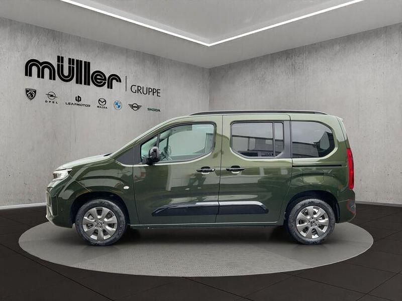 Neu Opel Combo Life 131 PS (96 kW) 2026 Sirkka grün Van / Kleinbus