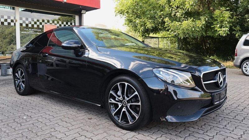 Schwarz Gebraucht 2017 Mercedes E200 Coupé | 26.999 € (Fairer Preis) - Bild 1/4