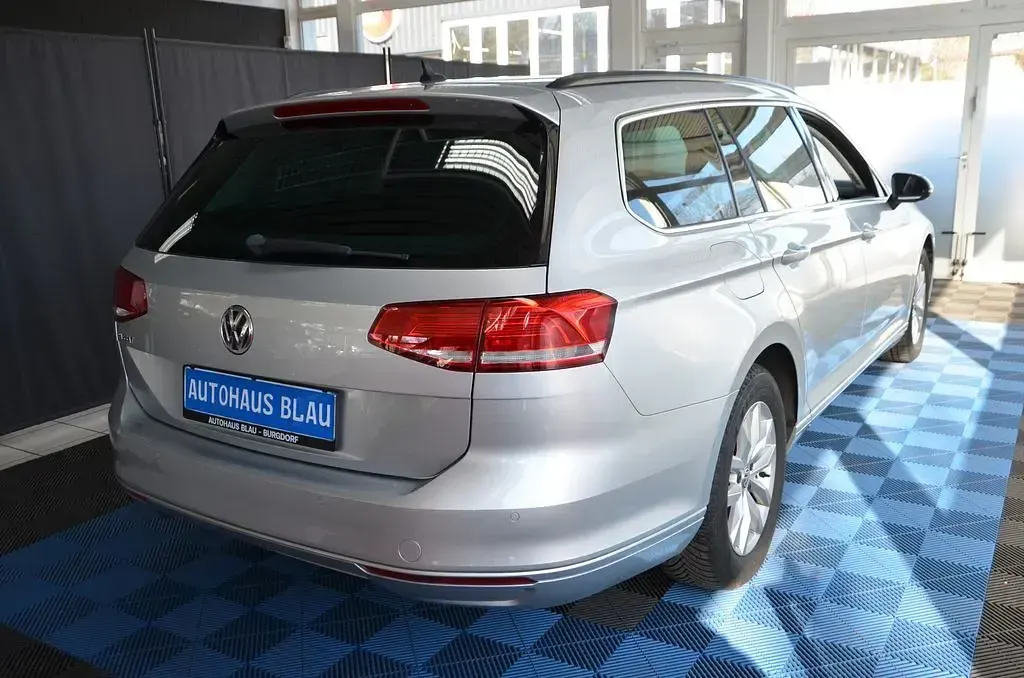 Gebraucht VW Passat 150 PS (110 kW) 2016 Silber Kombi