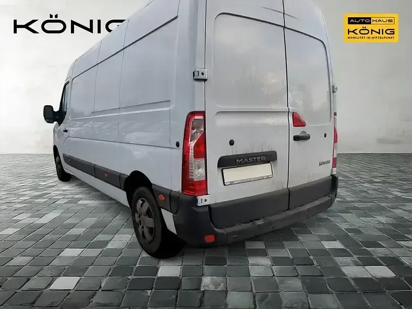 Second-hand Renault Master 150 CP (110 kW) 2023 Alb Van