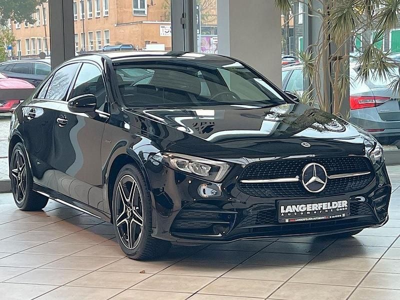 Nachtschwarz unilack Gebraucht 2020 Mercedes A250 Edition Limousine | 26.500 € (Fairer Preis) - Bild 1/4
