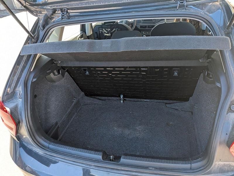 Gebraucht VW Polo Trendline 80 PS (58 kW) 2018 Grau Kleinwagen