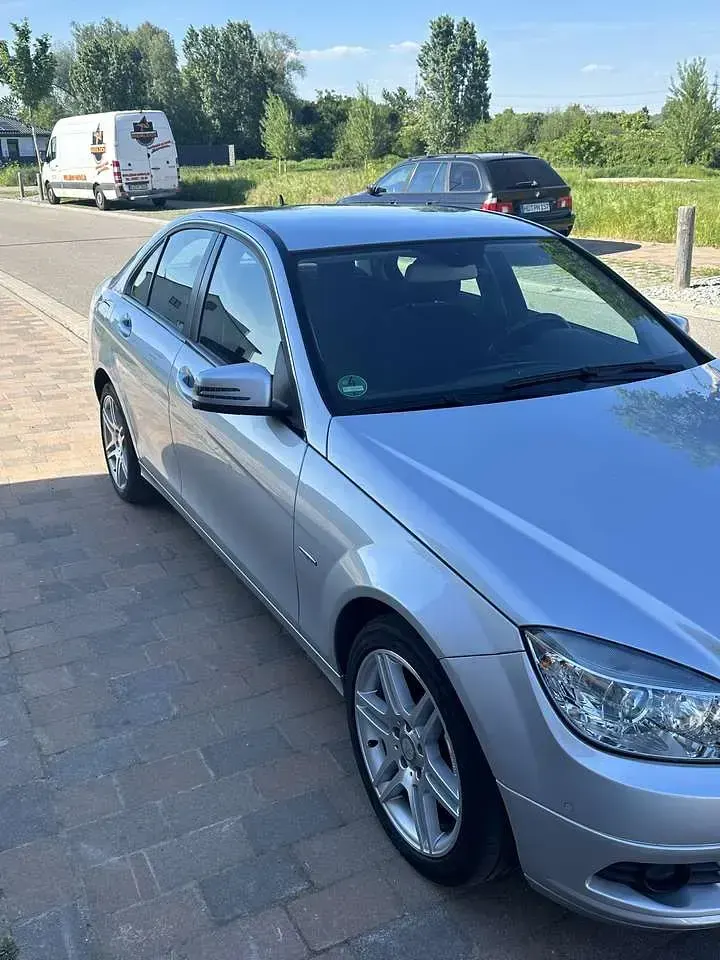 Gebraucht Mercedes C180 156 PS (114 kW) 2010 Limousine