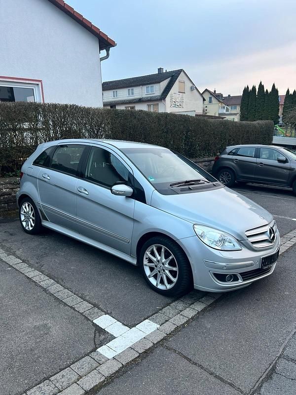 Gebraucht Mercedes B200 136 PS (100 kW) 2006 Silber Van / Kleinbus