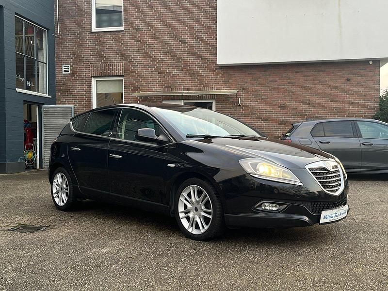 Gebraucht Lancia Delta 120 PS (88 kW) 2011 Schwarz Kleinwagen