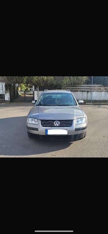 Gebraucht VW Passat 116 PS (85 kW) 2002 Grau Kombi