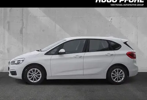 Używany BMW 220 Advantage 192 KM (141 kW) 2017 Biały Kombi