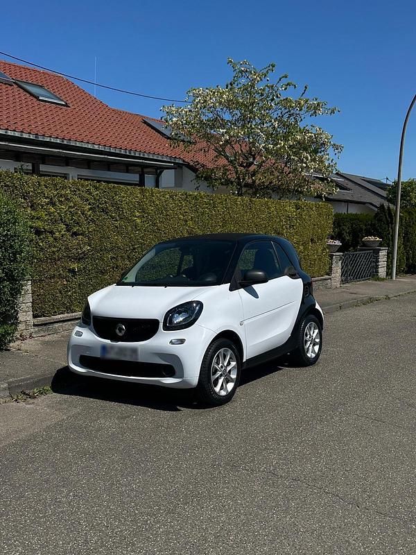 Gebraucht Smart ForTwo Coupé 90 PS (66 kW) 2016 Weiß Coupé