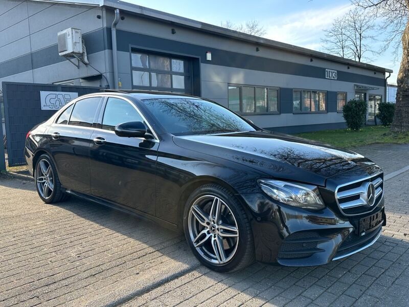 Schwarz Gebraucht 2019 Mercedes E400 AMG line Limousine | 19.900 € - Bild 1/4