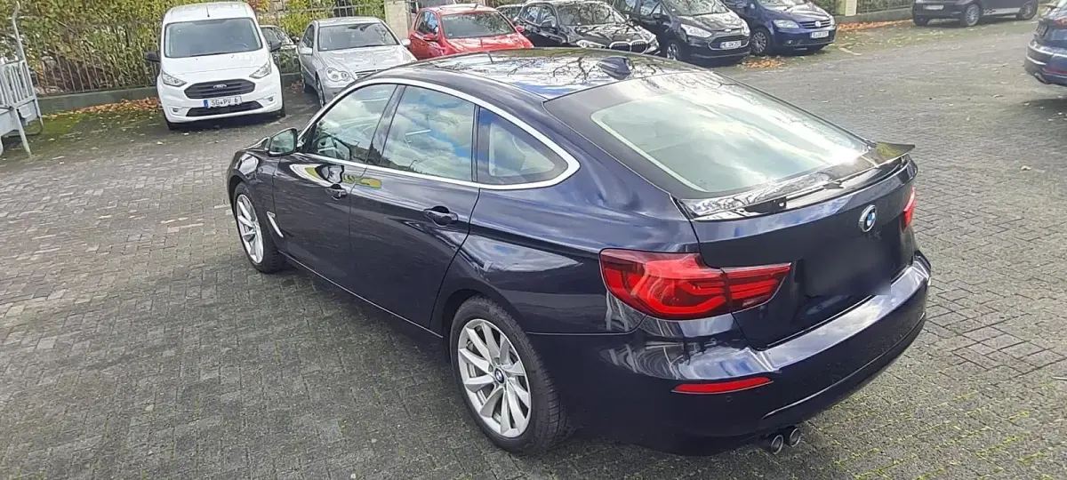 Gebraucht BMW 320 Sport Line 190 PS (139 kW) 2019 Blau Limousine