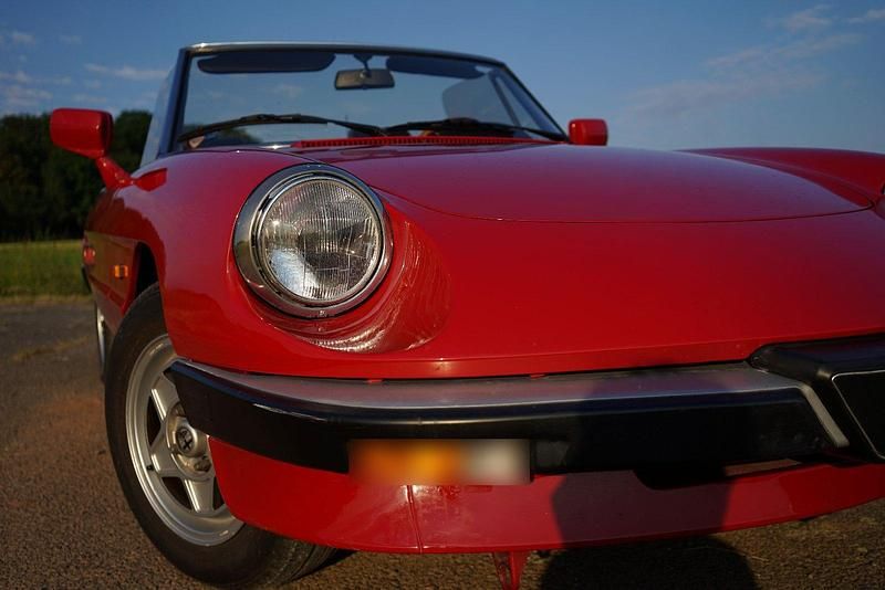 Gebraucht Alfa Romeo Spider 116 PS (85 kW) 1989 Rot Cabrio