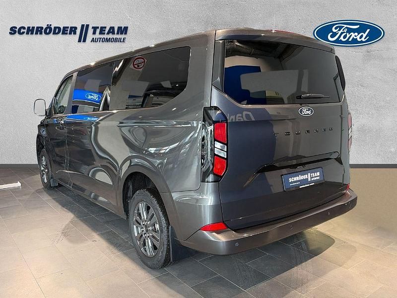 Neu Ford Tourneo Titanium 170 PS (125 kW) 2025 Magneticgrau (metallic) Van / Kleinbus