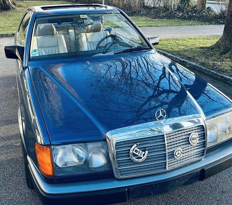 Gebraucht Mercedes 230 132 PS (97 kW) 1988 Blau Coupé