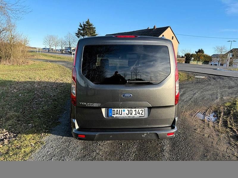Gebraucht Ford Tourneo Titanium 120 PS (88 kW) 2019 Grau Van / Kleinbus