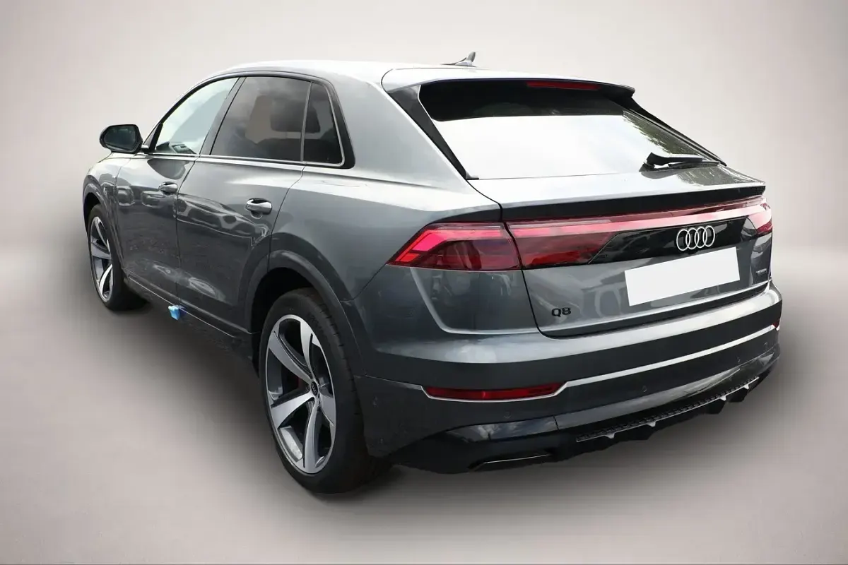 Neu Audi Q8 Design 286 PS (210 kW) 2026 Grau SUV