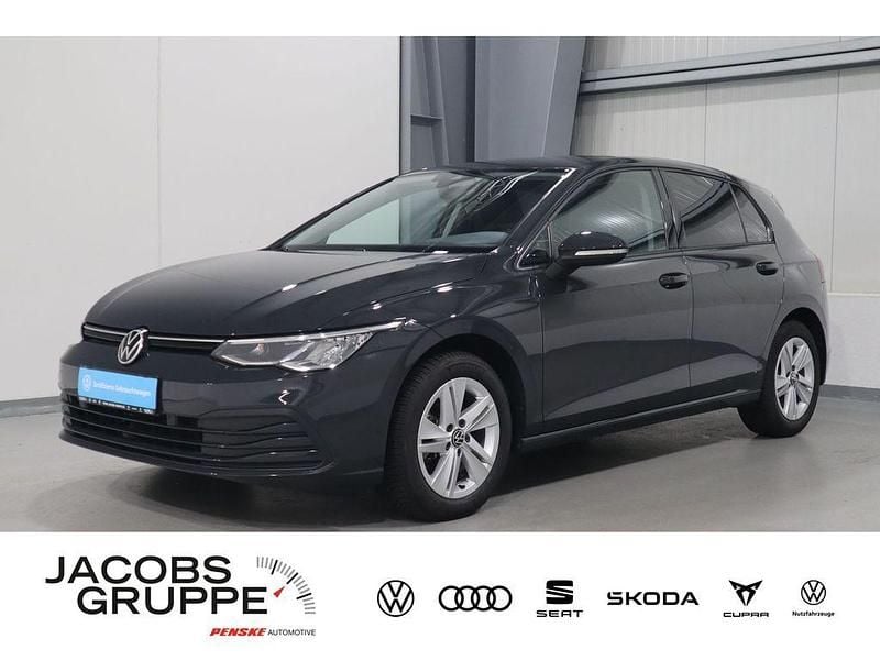 Grau Gebraucht 2020 VW Golf VIII Life Limousine | 17.980 € (Guter Preis) - Bild 1/4