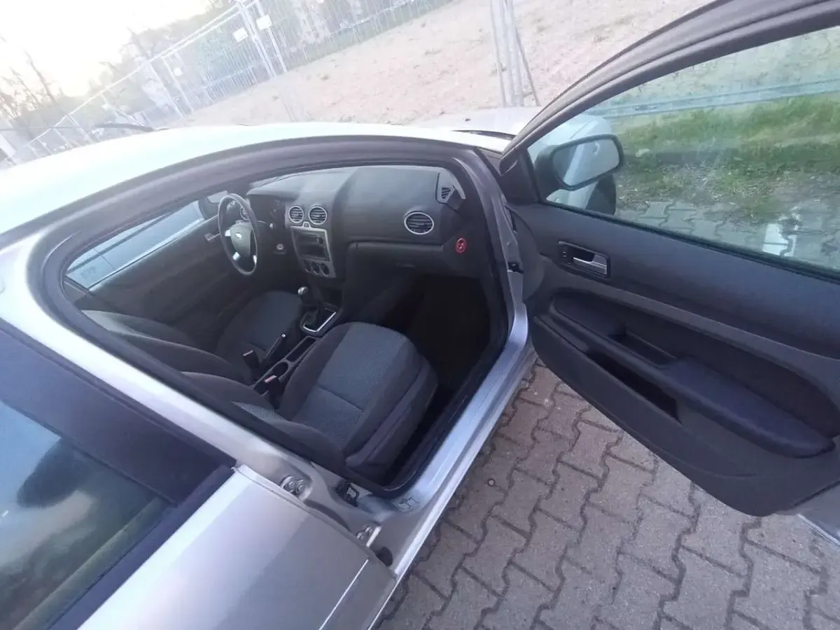 Second-hand Ford Focus Style 109 CP (80 kW) 2007 Argintiu Berlinǎ