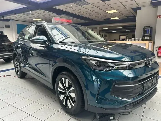 Neu VW Tiguan Life 150 PS (110 kW) 2026 Blau SUV
