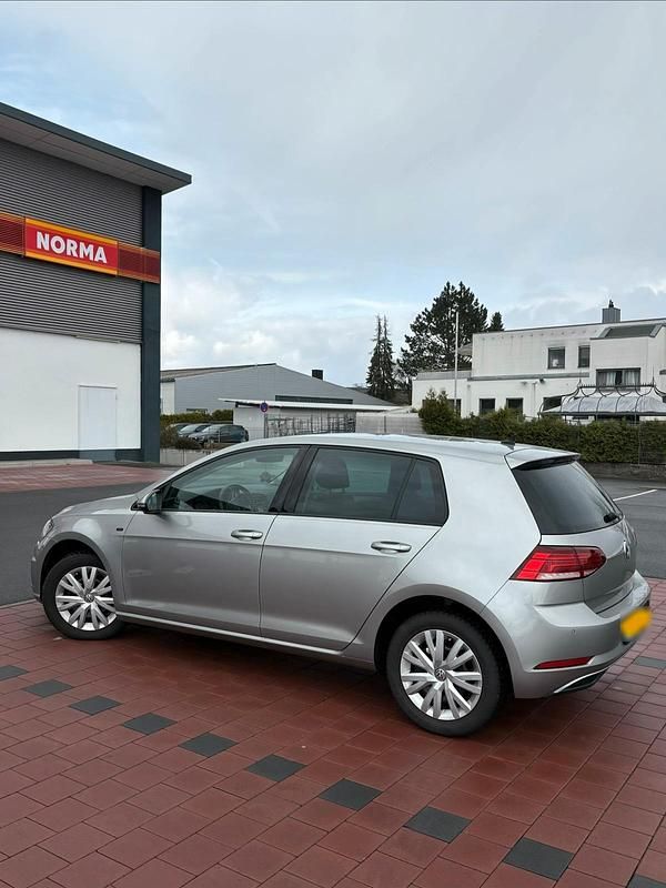 Gebraucht VW Golf VII Join 116 PS (85 kW) 2019 Silber Limousine