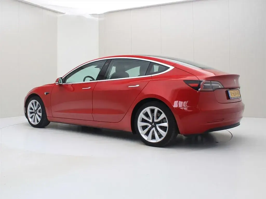 Gebraucht Tesla Model 3 Standard Range 225 kW (306 PS) 2020 Rot Limousine