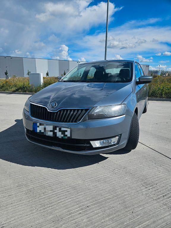 Grau Gebraucht 2013 Skoda Rapid Ambition Limousine | 3.750 € (Guter Preis) - Bild 1/4