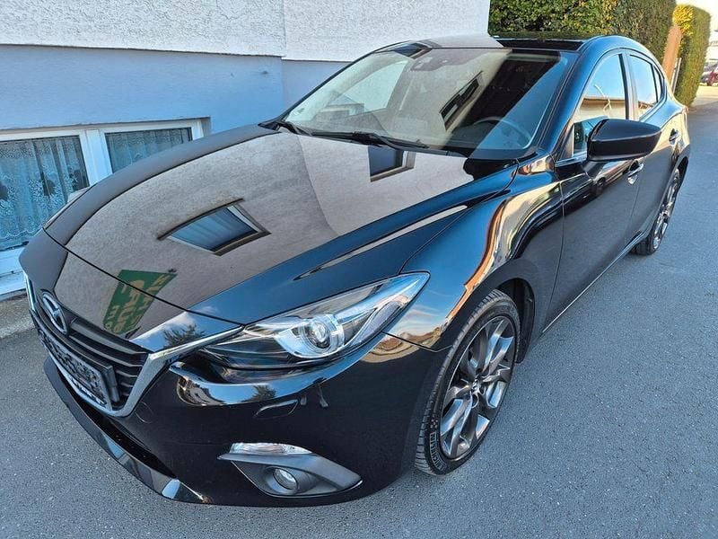 Schwarz Gebraucht 2016 Mazda 3 Nakama Limousine | 7.490 € (Superpreis) - Bild 1/4