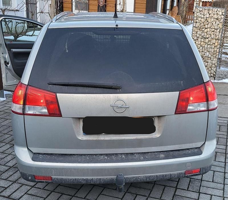 Gebraucht Opel Vectra Edition+ 140 PS (102 kW) 2008 Silber Kombi