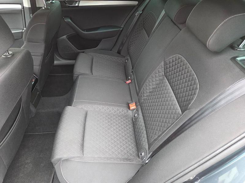 Gebraucht Skoda Superb Ambition 190 PS (139 kW) 2021 Grau Kombi