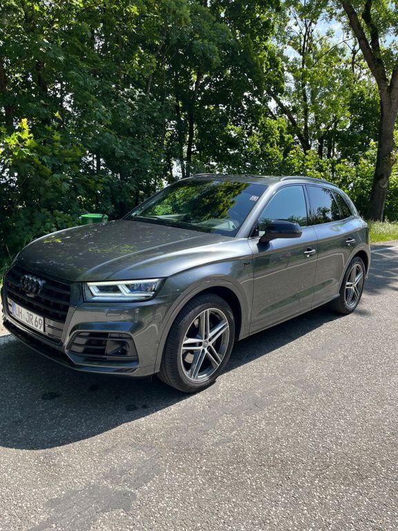 Grau Gebraucht 2018 Audi SQ5 Ambiente SUV | 38.000 € (Guter Preis) - Bild 1/4