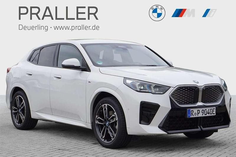 Gebraucht BMW iX2 M Sport 225 kW (306 PS) 2025 Alpinweiß uni SUV
