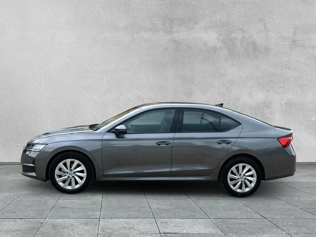 Gebraucht Skoda Octavia Selection 116 PS (85 kW) 2024 Grau Limousine