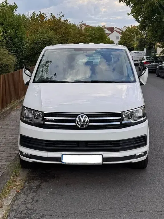Gebraucht VW Multivan 204 PS (150 kW) 2017 Weiß Van / Kleinbus