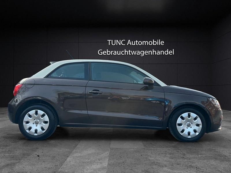 Gebraucht Audi A1 Attraction 86 PS (63 kW) 2011 Braun Kleinwagen