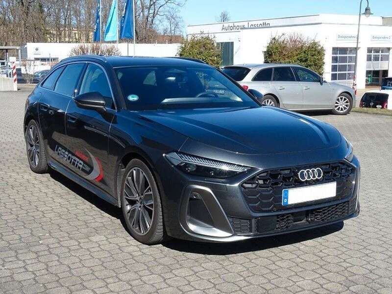 Gebraucht Audi A5 S-Line 204 PS (150 kW) 2024 Grau Coupé