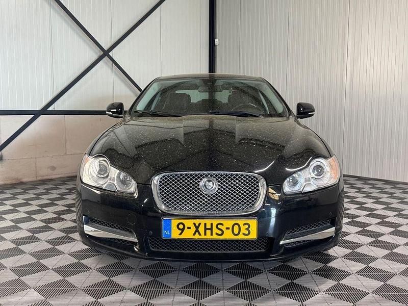 Gebraucht Jaguar XF Premium Luxury 211 PS (155 kW) 2011 Schwarz Limousine