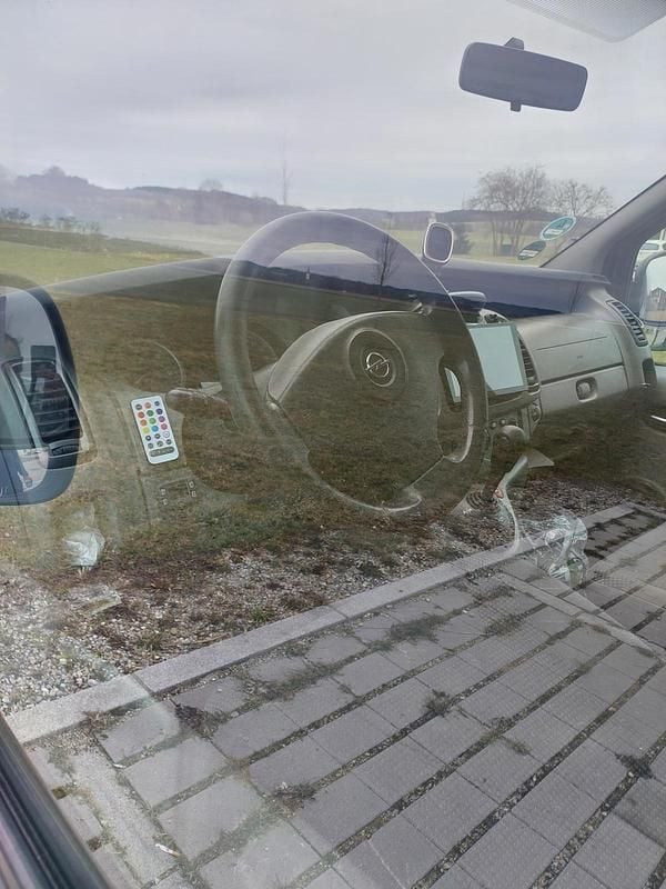 Gebraucht Opel Vivaro 145 PS (106 kW) 2009 Schwarz Van / Kleinbus