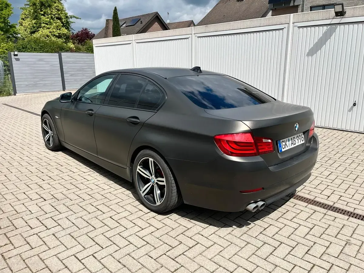 Gebraucht BMW 520 220 PS (161 kW) 2010 Schwarz Limousine